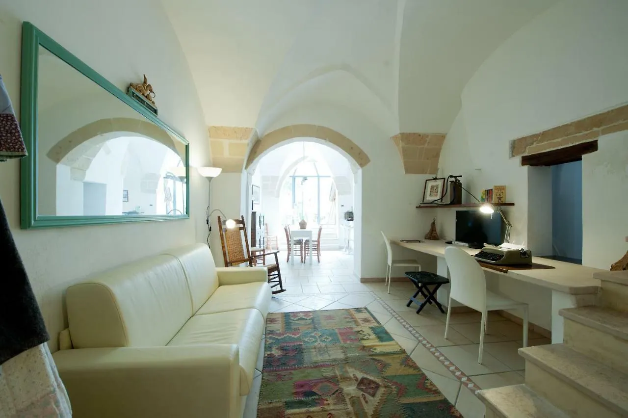 Casa D'Artista Suite & Garden Lecce 0*,  Italy